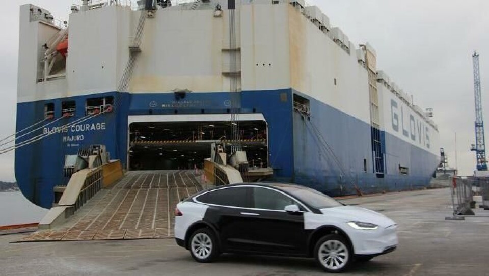 Tesla'er kjøres i land fra bilskipet «Glovis Courage» pa Filipstad i Oslo. Foto: Oslo Havn. Tesla'er kjøres i land fra bilskipet «Glovis Courage» pa Filipstad i Oslo. Foto: Oslo Havn.