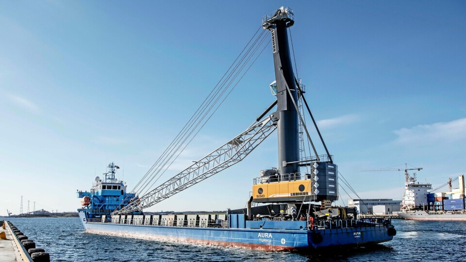 Kranen kom inn til havnen på det finske skipet «Aura».