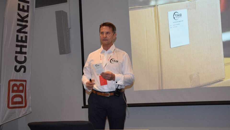 Knut Nygård presenterer TAG Sensors-løsningen på Schenkers sjømatseminar på Gardermoen nylig.