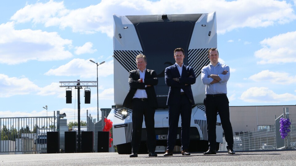 Mats Grundius, (fra venstre) CEO i DB Schenker Cluster Sweden, Denmark, Iceland, Robert Falck, grunnlegger og CEO i Einride og Jochen Thewes, CEO iDB Schenker presenterte konseptet i Jönköping onsdag.