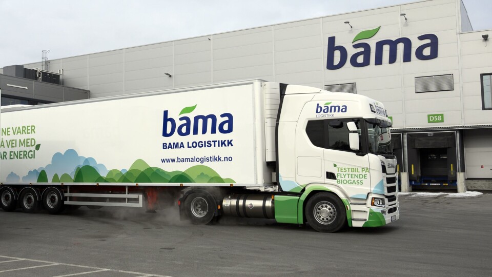 Bama Logistikk har satset på miljøvennlig transport. Dette vogntoget på biogass vil om ikke lenge kunne få økonomiske fordeler i Oslo-bommen.