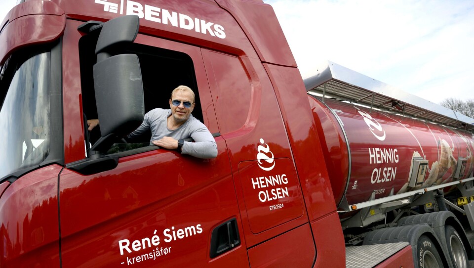 FLØTEEKSPRESSEN: To ganger i uka kjører René Siems mellom Levanger og Kristiansand med fløte til Henning Olsen Is.