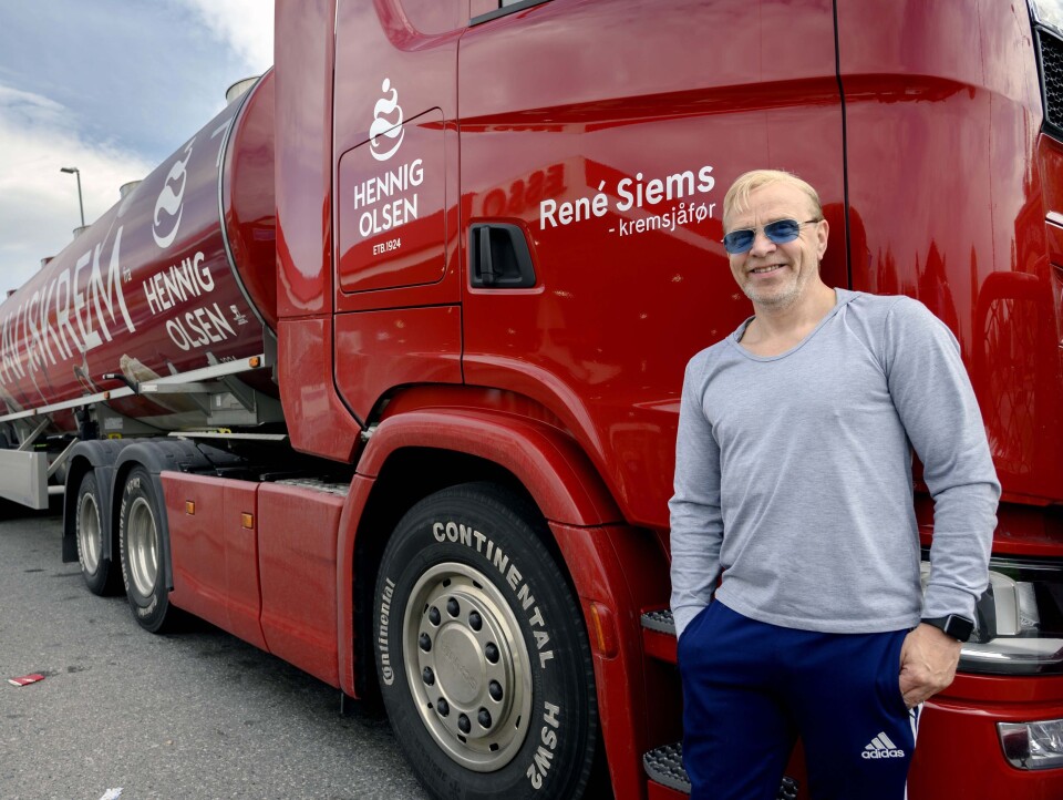 OPPSIKT: Det er mange som kommer bort til «Fløtetraileren». Og mange håper på en smaksprøve...