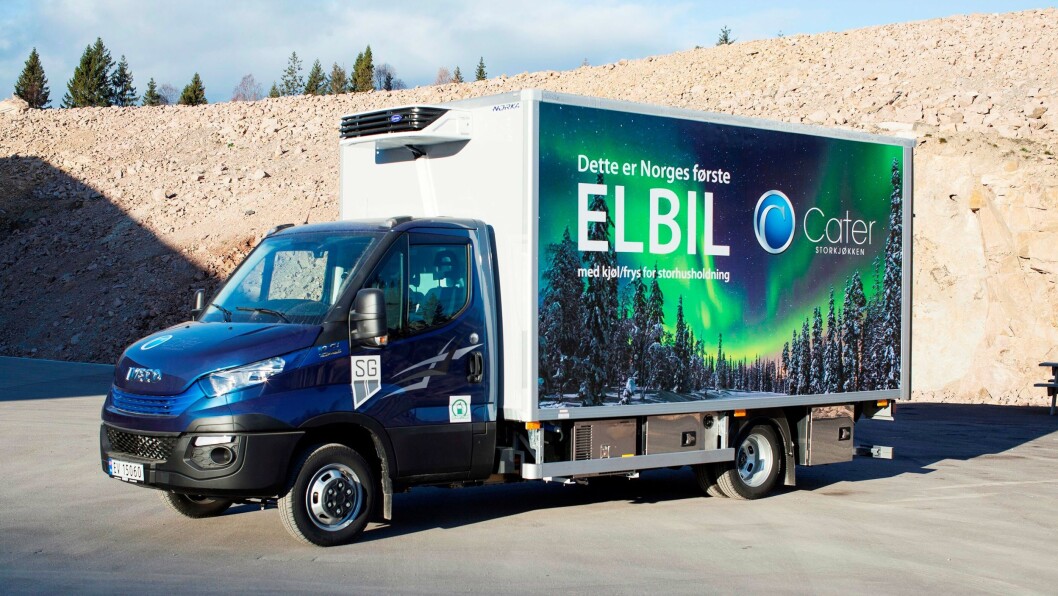 Iveco Daily er en av elbilene på markedet som kan benytte seg av muligheten til å kjøre med 4250 kg totalvekt med B-førerkort som kompensasjon for økt egenvekt. Iveco Daily er en av elbilene på markedet som kan benytte seg av muligheten til å kjøre med 4250 kg totalvekt med B-førerkort som kompensasjon for økt egenvekt.
