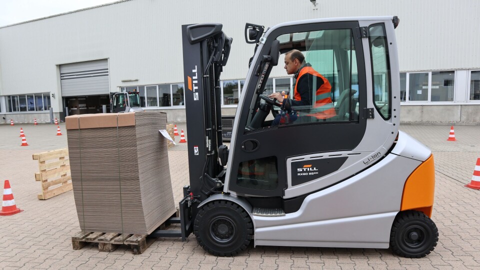 Vi fikk prøvekjøre nye RX60 ved en pappfabrikk i Lüneburg like utenfor München, og opplevde en lettkjørt og sprek truck.