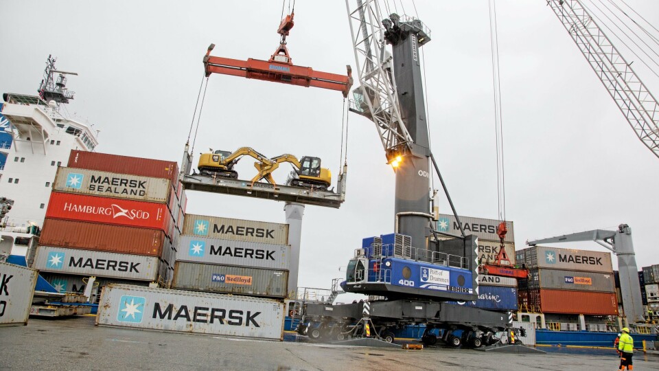 Regjeringen ønsker å legge til rette for mer gods sjøveien. Her fra Drammen Havn.