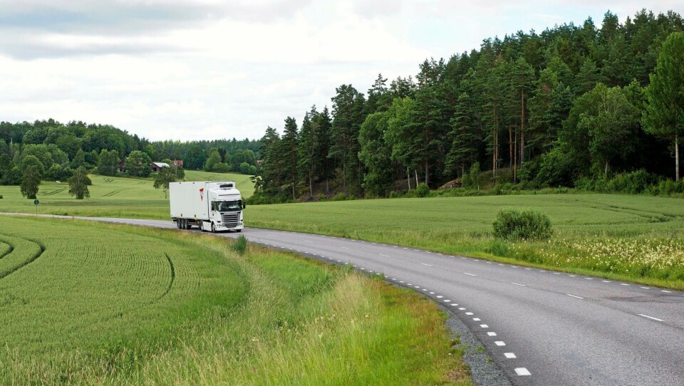 Biodrivstoff er foreløpig det kanskje mest effektive virkemiddelet vi har for å redusere CO2-utslipp fra tungtransporten. Men nå skal biodrivstoff avgiftsbelegges på linje med konvensjonell diesel.
