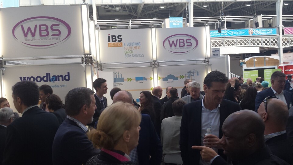 Det er stor aktivitet på WBS-stand C80 i Frankfurt.