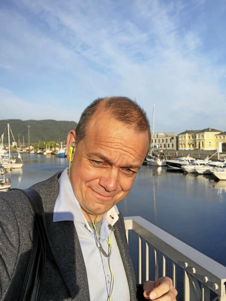 KLAR, FERDIG JOBB: Etter dusj og frokost på Vys samarbeidshotell var jeg klar for en dag på konferanse i Trondheim.