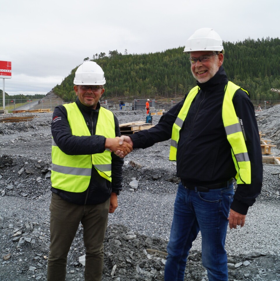 Lars Kleveland (t.v.) , adm. direktør i Toyota Material Handling Norway sammen med Geir Hatling i Rishaug-Gruppen AS, som er eiendomsforvalter .