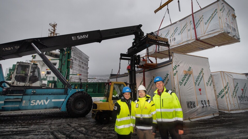 Fra v. markeds- og kommunikasjonsansvarlig i Trysilhus, Eli Therese Strindeberg. Til høyre assisterende havnedirektør Ivar Vannebo. I midten Trysilhus’ prosjektleder, Terje Jansson Nyrud (foto: Torbjørn Tandberg)