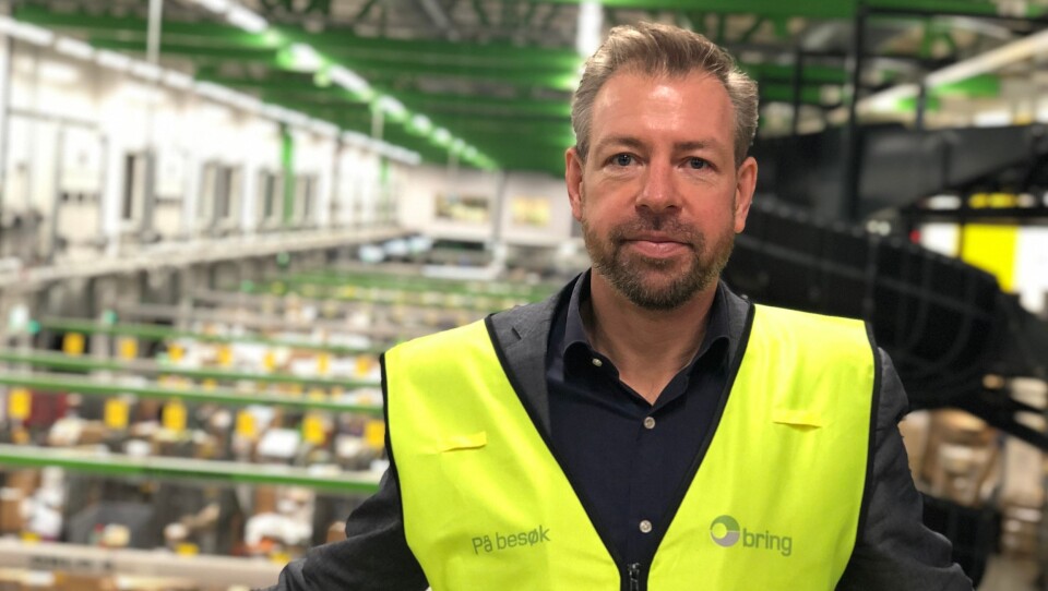 Pressesjef i Posten, John Eckhoff, frykter at mange ikke vil hente pakkene sine når det påløper toll og avgifter de ikke var klare over.