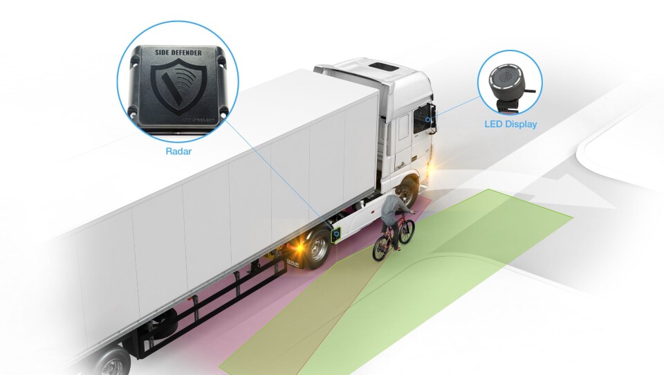 DAF Trucks gjør systemet DAF City Turn Assist tilgjengelig for trekkvognene 4x2 og 6x2 for å forbedre sikkerheten ved varetransport i byer. Varslene fra DAF City Turn Assist vises på en strategisk plassert LED-skjerm, plassert på A-stolpen på passasjersiden, i nærheten av sidespeilet. DAF Trucks gjør systemet DAF City Turn Assist tilgjengelig for trekkvognene 4x2 og 6x2 for å forbedre sikkerheten ved varetransport i byer. Varslene fra DAF City Turn Assist vises på en strategisk plassert LED-skjerm, plassert på A-stolpen på passasjersiden, i nærheten av sidespeilet.