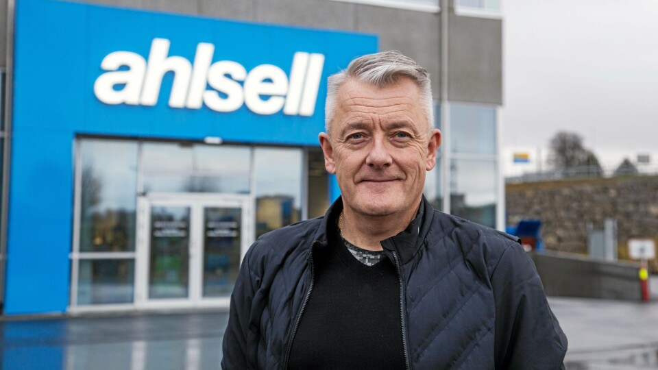 Fra nyttår blir det bare 50 prosent oppmøte på Ahlsell-kontoret for Gjert Ingebrigtsen.