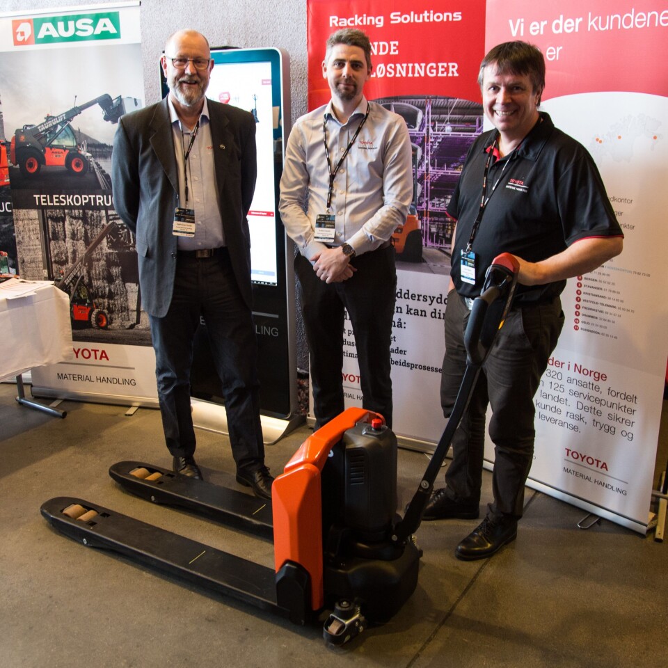 Tradisjonen tro viste Toyota fram nyheter under Røroskonferansen. Fra venstre produktsjef Kjell Einar Totsås, distriktssjef Anders Nordli og distriktssjef Lasse Sæther.