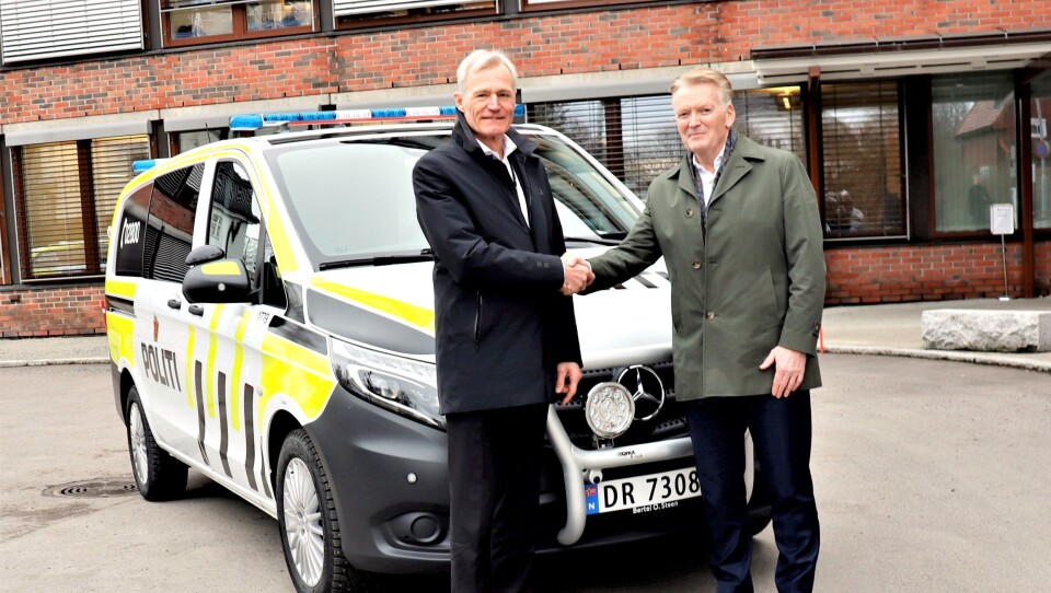 Samarbeidspartnere de neste 7 årene. Direktør Helge Clem (t.v) i Politiets Fellestjenester sammen med konsernsjef i Bertel O. Steen, Bjørn Maarud.