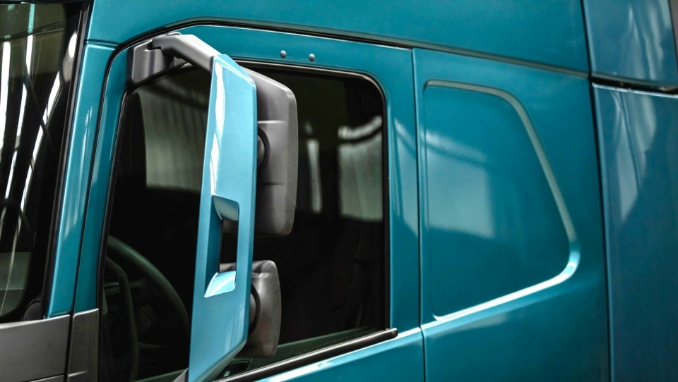 Ny Volvo FM, lansert av Volvo Trucks 27. februar 2020. Ny utforming av dører og speil gir bedre sikt for sjåføren.