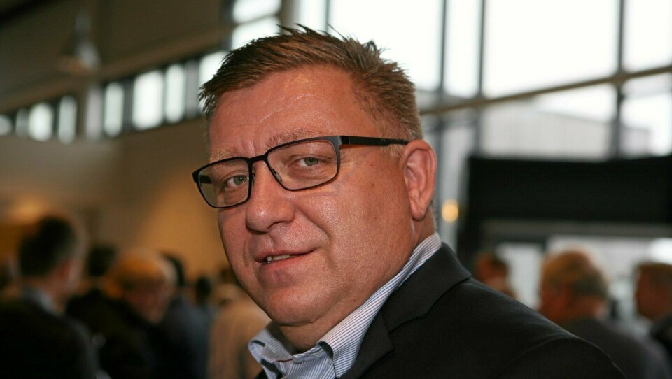 Geir A. Mo, adm. direktør i Norges Lastebileier-Forbund (NLF): - For oss er det transport som gjelder, og at våre medlemmer leverer de beste transportløsningene, noe som i de aller, aller fleste tilfeller involverer en lastebil. Men vi har også medlemsbedrifter som bruker varebiler, tog, fly og båt, sier «lastebilgeneralen» som også understreker at NLF arbeider beinhardt for å sikre gode vilkår for transportnæringen. – Vi skal levere konkurransedyktige norske transporttjenester i en tid med et sterkt økende transportbehov og en stadig sterkere internasjonal konkurranse, understreker Mo. Foto: Per Dagfinn Wolden