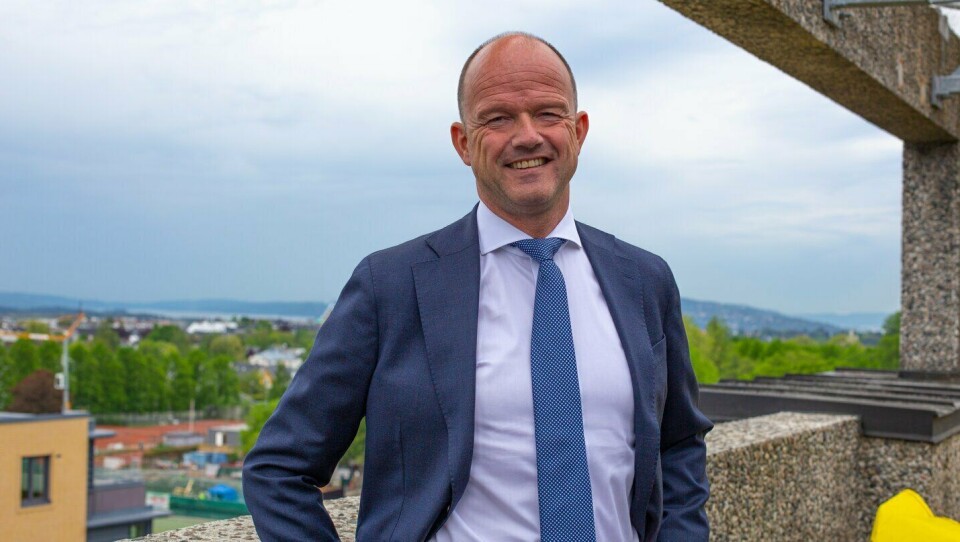 NHO-sjef Ole Erik Almlid er fornøyd med fredagens krisepakke fra regjeringen, en kontantstøtte til mellom 10 og 20 milliarder kroner i måneden.