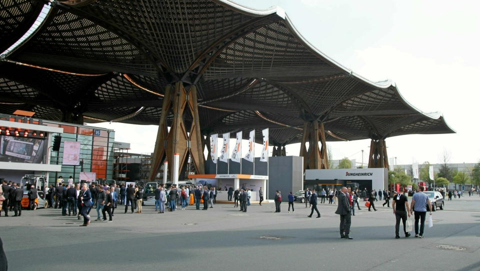 Hannover Messe samler vanligvis over 200.000 deltakere.