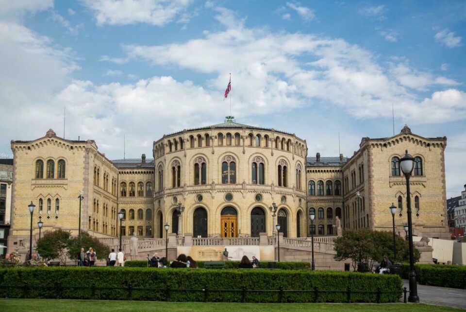 Selv om håndtering av pandemien står i høysetet for tiden, behandler Stortinget også ordinære saker. Foto: Stortinget