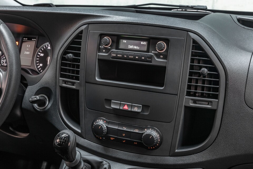 Også den minste radioen Audio 10 har nå DAB+ og Bluetooth for handsfree og musikkstrømming.
