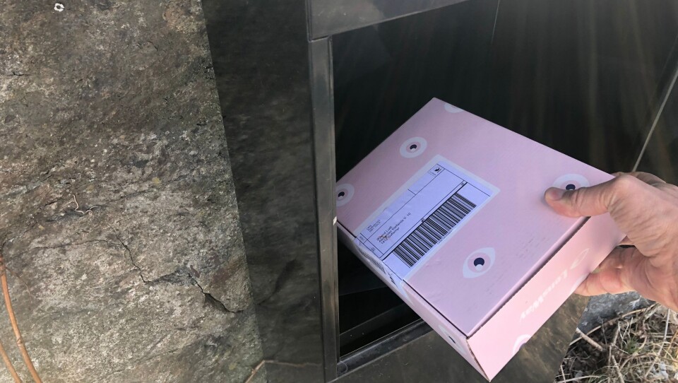 11 minutter etter at Posten sendte pressemelding om dobling i antall pakker i postkassene, kunne vi hente ferske kontaktlinser i vår egen kasse.