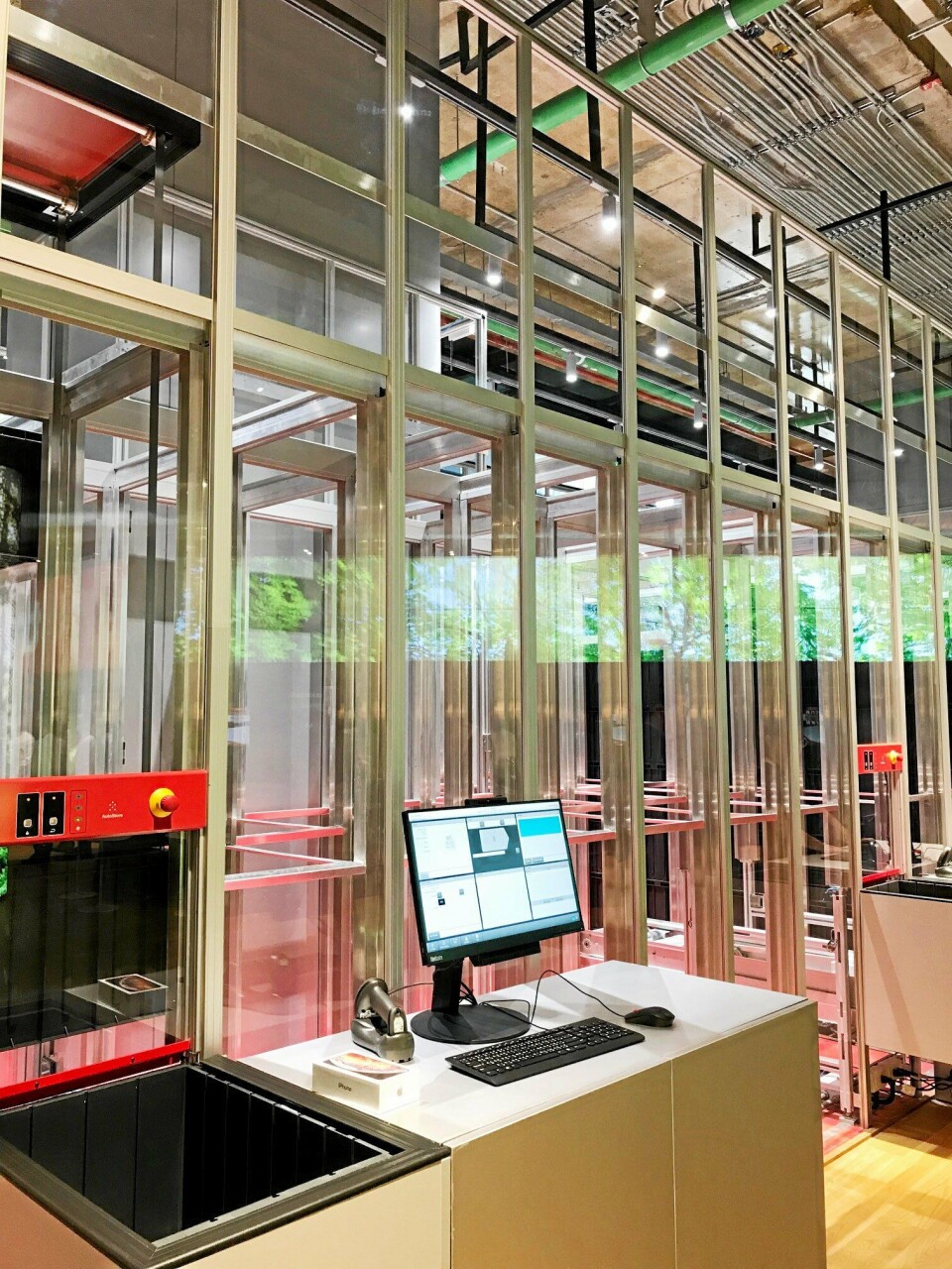 AutoStore har nylig lansert en Micro fulfillment-løsning, med AutoStore-anlegg inne i butikker. Her fra et kjøpesenter i Bangkok.