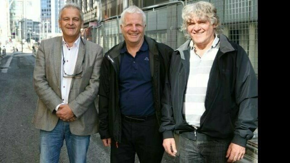 By-logistikk-forkjempere: Einar Spurkeland flankert av (f.v.) NLFs regionssjef Oslo/Akershus, Johan Kristian Bjerke og TS Forums leder, Morten Nore. Foto: Per Dagfinn Wolden By-logistikk-forkjempere: Einar Spurkeland flankert av (f.v.) NLFs regionssjef Oslo/Akershus, Johan Kristian Bjerke og TS Forums leder, Morten Nore. Foto: Per Dagfinn Wolden