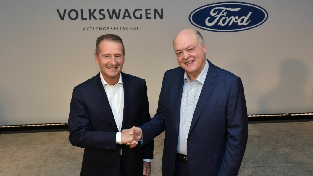 Volkswagen CEO Dr. Herbert Diess og Ford President og CEO Jim Hackett.