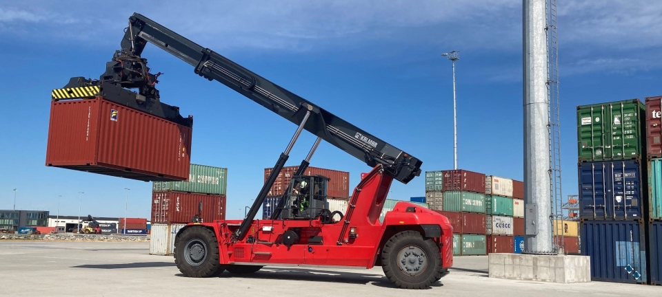 Leverte Norges kraftigste reachstacker