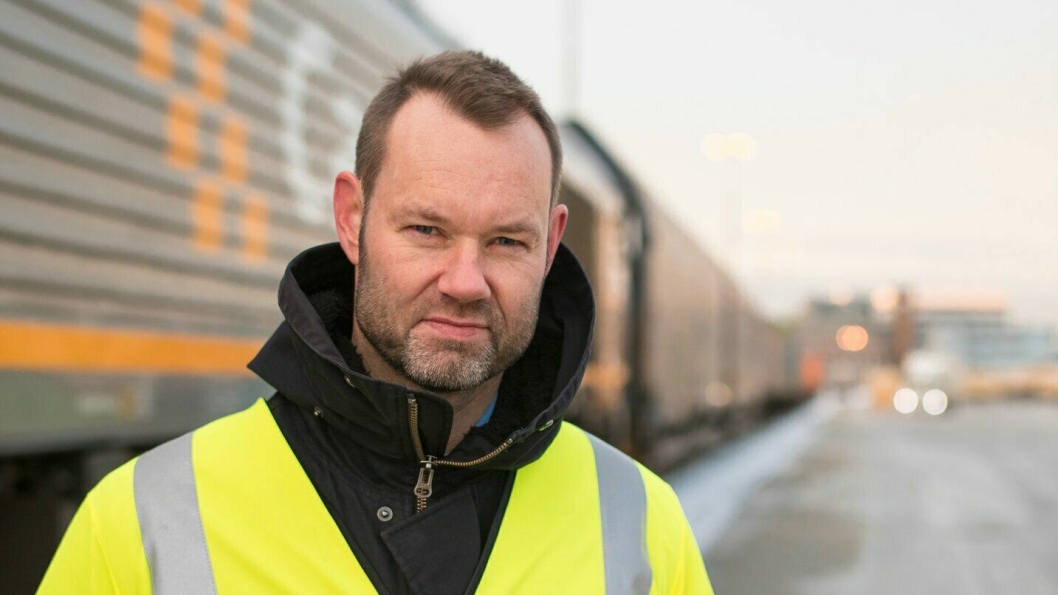 Adm. direktør Erik Røhne i CargoNet krever at samfunnsnytten av godstrafikk på bane må på dagsordenen.