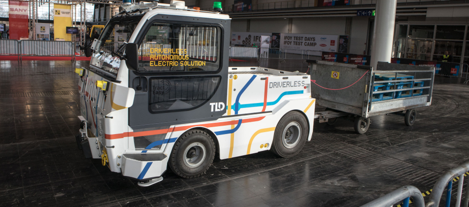 Still, Crown og Combilift til topps