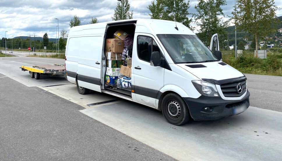 Bilde av en varebil med overlast i Norge i august 2020. Foto: Statens vegvesen