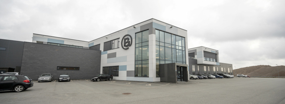 Blivakker.no er en del av Brandsdal Group som har hovedkontor og lager på Mjåvann utenfor Kristiansand.