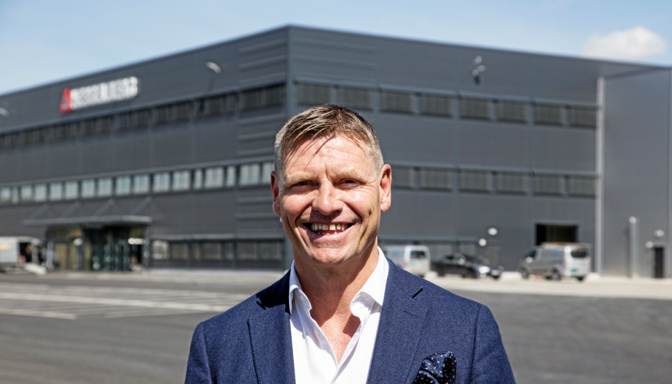 Lindeberg-området begynner å bli fullt, forteller Dag Klem i Bulk Infrastructure, her foran Hesselbergs nybygg på området.