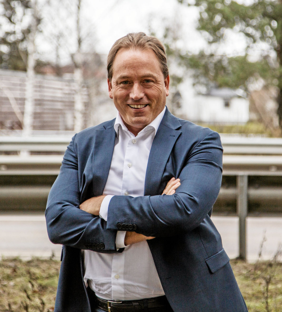 Administrerende direktør i PostNord, Robin Olsen kan glede seg over sterk resultatforbedring.