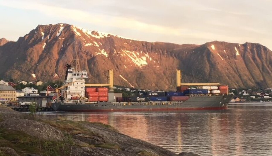 Per Eirik Silsand har etablert Priority Cargo i Stokmarknes havn i Vesterålen. Her tilbyr selskapet blant annet ukentlig, direkte feeder-transport til Rotterdam.