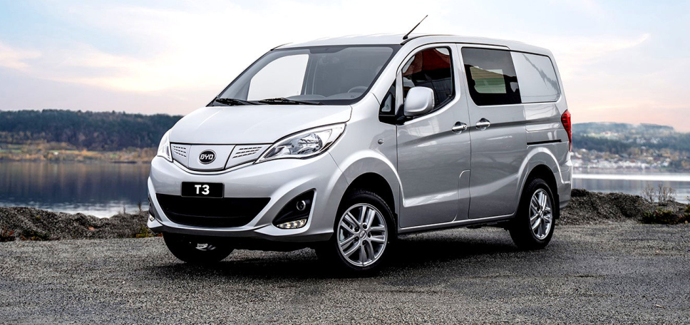 Elektriske BYD T3 varebiler er klare for rask levering i Norge. BYD-bilene produseres i Kina av det kinesiske selskapet BYD Co Ltd. BYD er forkortelse for Build Your Dreams.