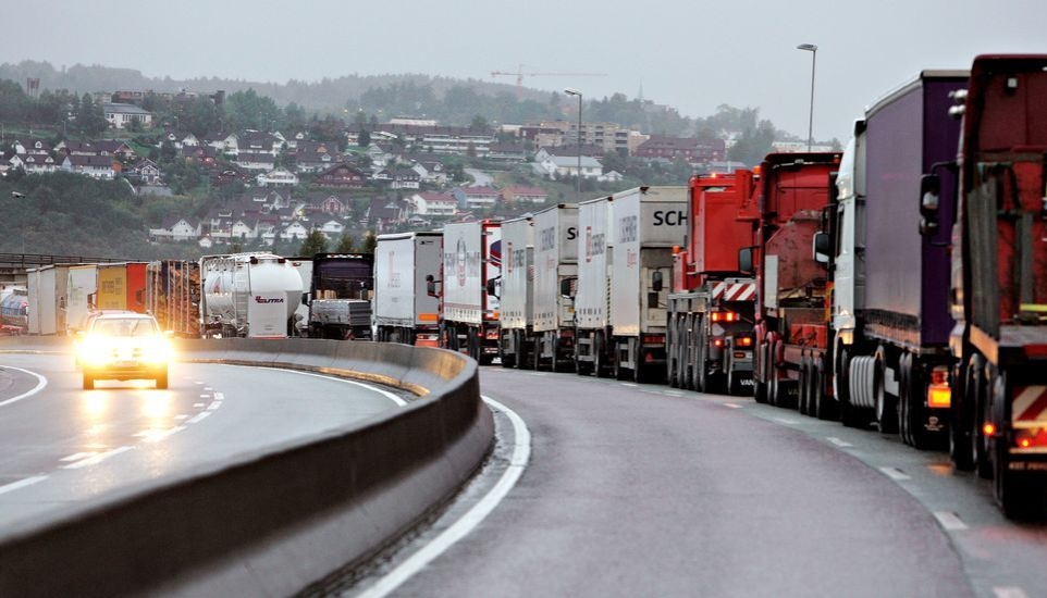Næringstransportene vil øke med 50 prosent fram mot 2030. Det gir en vekst på 270 millioner tonn, eller 50.000 flere lastebiler på veiene daglig.