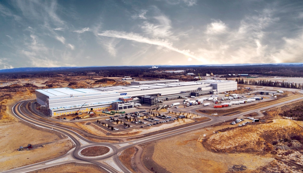 Coops sentrallager bygges ut til rundt 85.000 kvadratmeter, og får nå nye eiere.