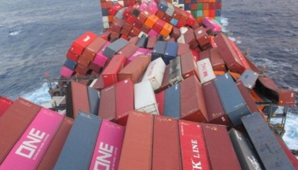 Det var ikke mulig for mannskapet å sikre containerne mens skipet fortsatt var til sjøs.