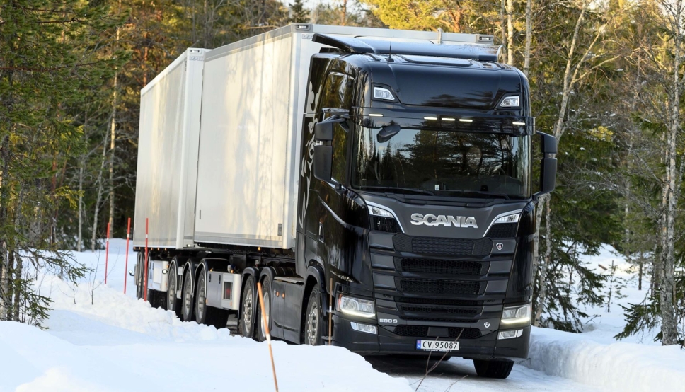 Veier åpnet for tømmervogntog på 24 meter kan nå også åpnes for modulvognotog. Her en Scania 580S, som trekker modulvogntog fra finske VAK under Scania Winter 2020 i Trysil.