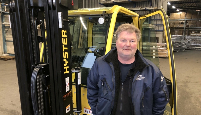 Truckfører Svein Hansen er tilfreds med ytelsene til el-trucken sammenlignet med tidligere diesel