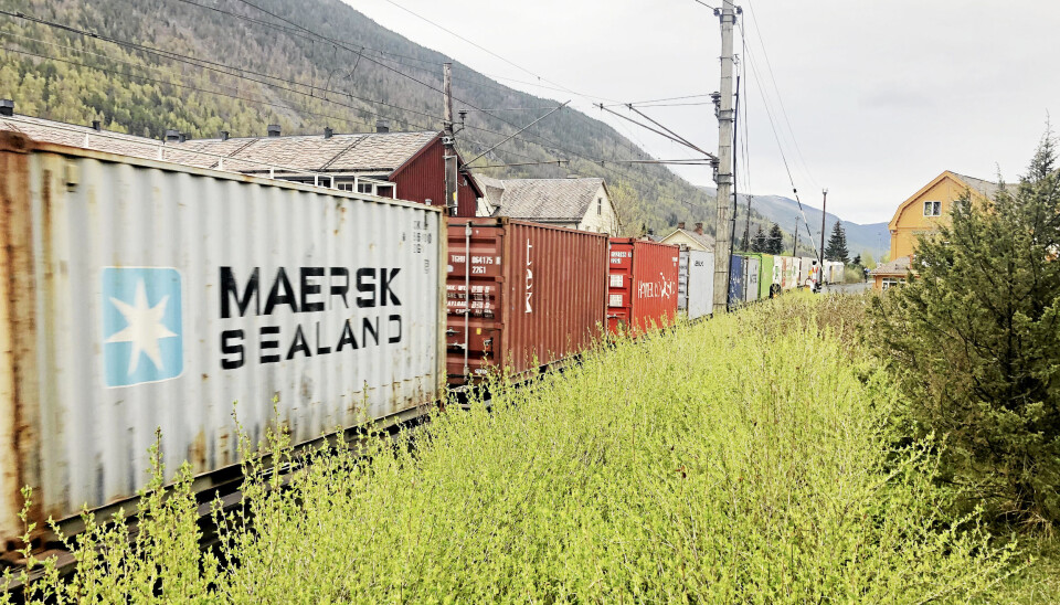 Godstog var mer presise enn vanlig i 2020. Her passerer et tog å vei fra Trondhem til Alnabru Otta stasjon. Godstog var mer presise enn vanlig i 2020. Her passerer et tog å vei fra Trondhem til Alnabru Otta stasjon.