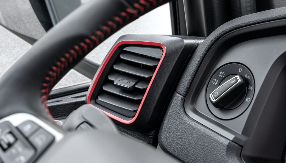 Rød innramming på luftventil.