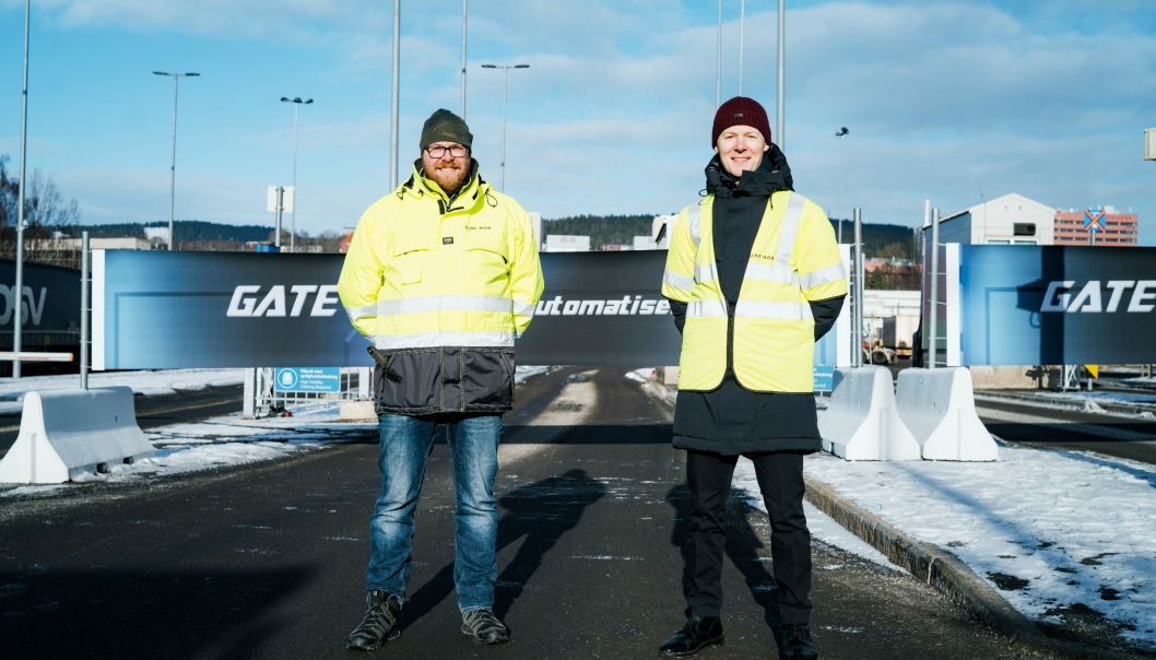 Bane NOR jobber målrettet med å gjøre godsterminalene i Norge med effektive, og nå er Alnabru godsterminal automatisert. Her er prosjektleder Rune Halvorsen og godsdirektør Oskar Stenstrøm på Alnabru.
