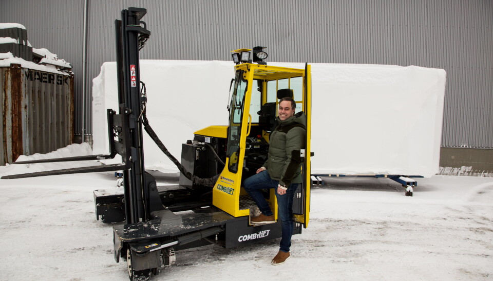 3-tonneren fra Combilift er levert med ekstra lavt innsteg, forteller Jan Over Ekerhaugen hos Materialhåndtering.