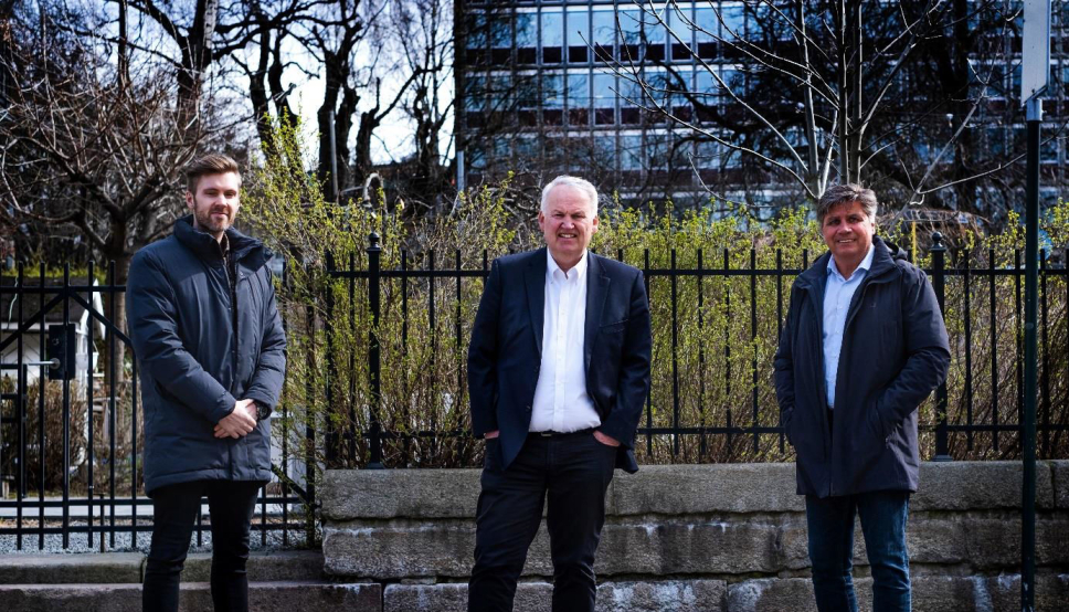 Bilde fra venstre: Lettbutikk-gründer Kim Kåsene, investor Jens Rugseth og ny styreleder Tom Hauge. .