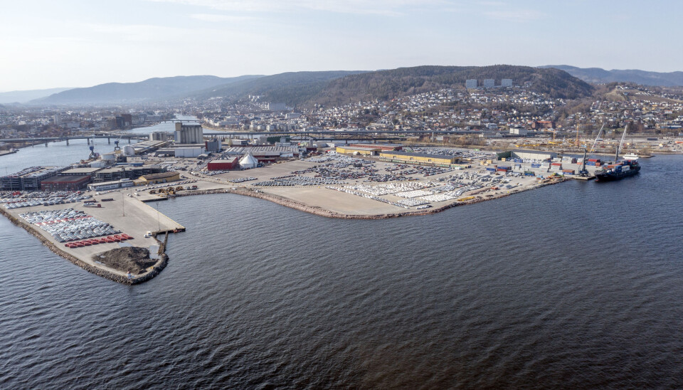 UTFYLLING: Drammen Havn skal ta store arealer fra sjøen. Hele bukta til venstre i bildet skal fylles ut, og videre skal det fylles ut omtrent helt til nedre kant av bildet.